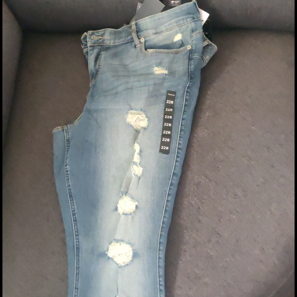 JEANS - Picture 2 of 5